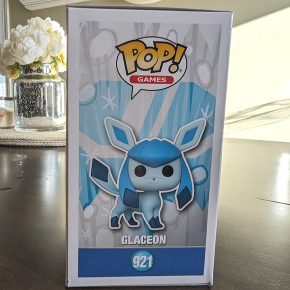 Pokemon Glaceon Funko Special Edition Flocked NEW #921 - Picture 2 of 7